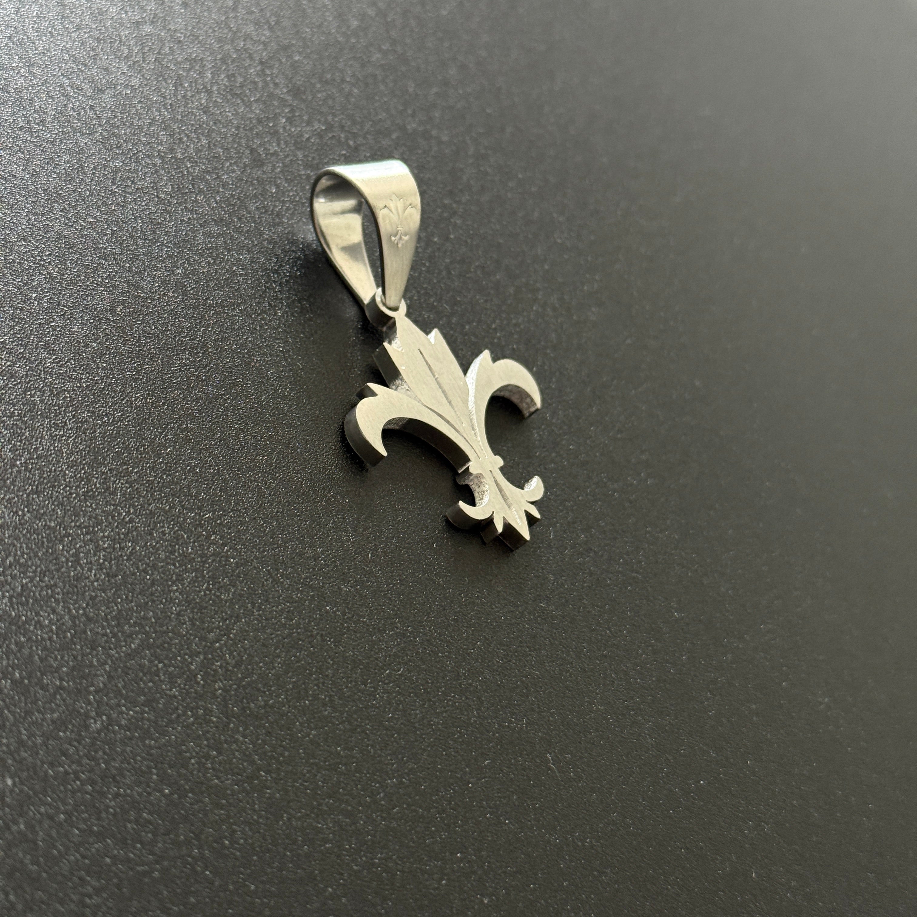 SET - L&T Kordelkette / Rope Chain 6mm breit + Fleur-de-Lis / Bosanac Anhänger Matt aus Edelstahl
