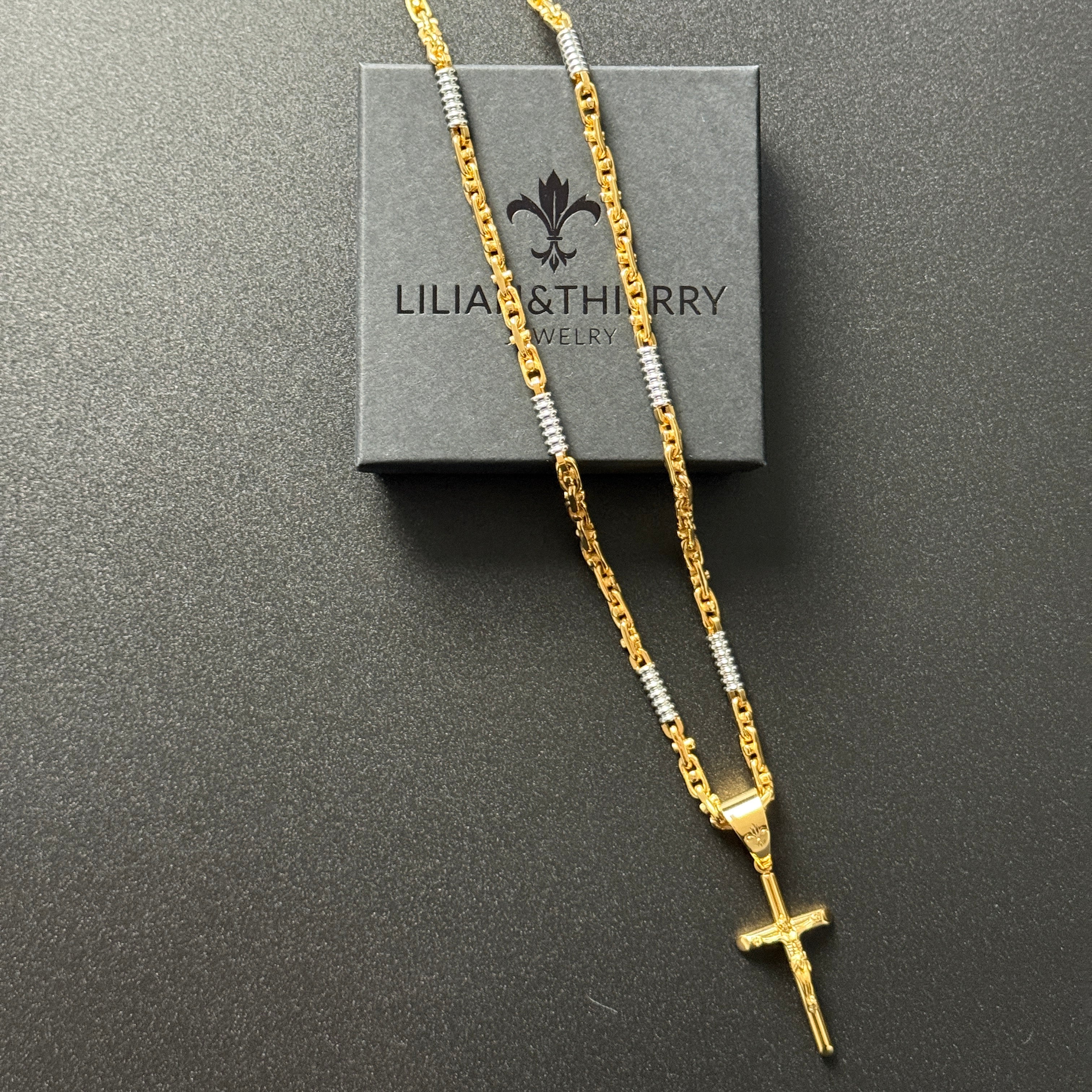Monte Carlo Bi-Color Kette 60 cm aus Edelstahl mit 24 Karat vergoldetem Kreuz Anhänger