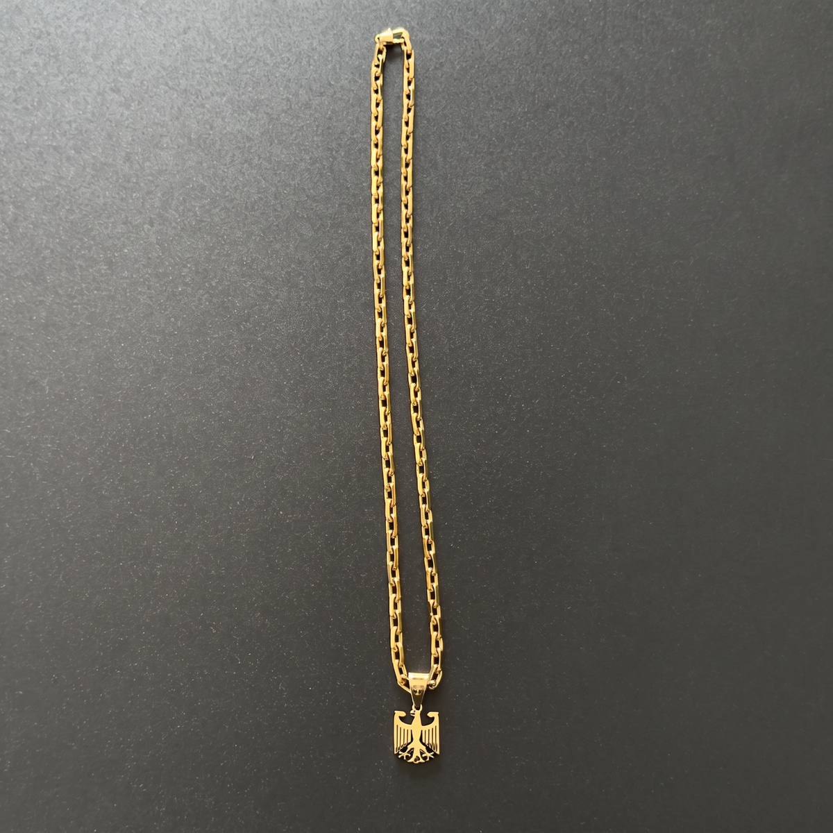 Set: NOBLESSE Halskette 5 mm breit + Deutschland Adler Anhänger klein – 24 Karat vergoldet, ganze Kette