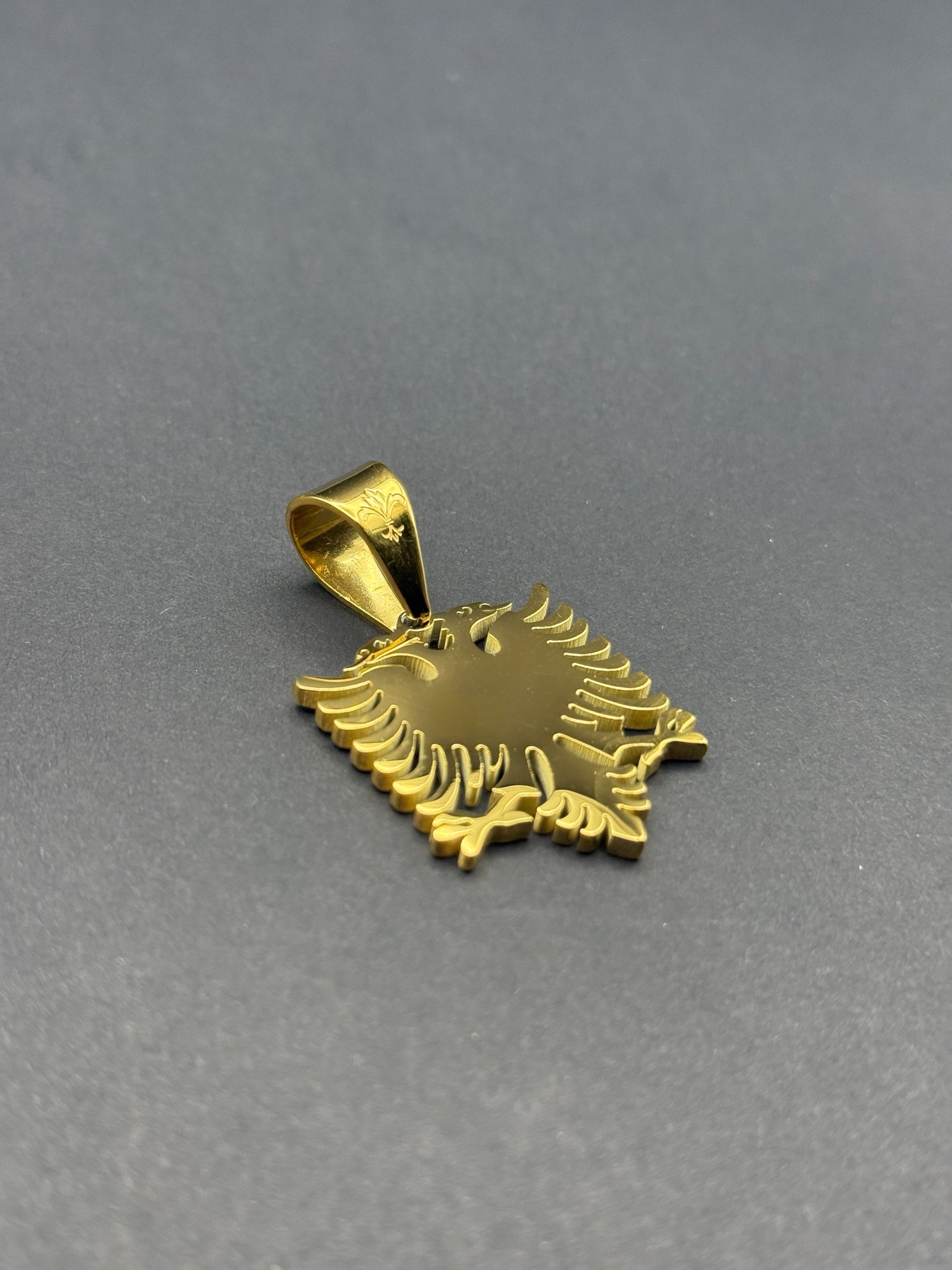 L&T Albanien Shqiptar Adler Anhänger aus Edelstahl zusätzlich 24 Karat Goldschicht vergoldet