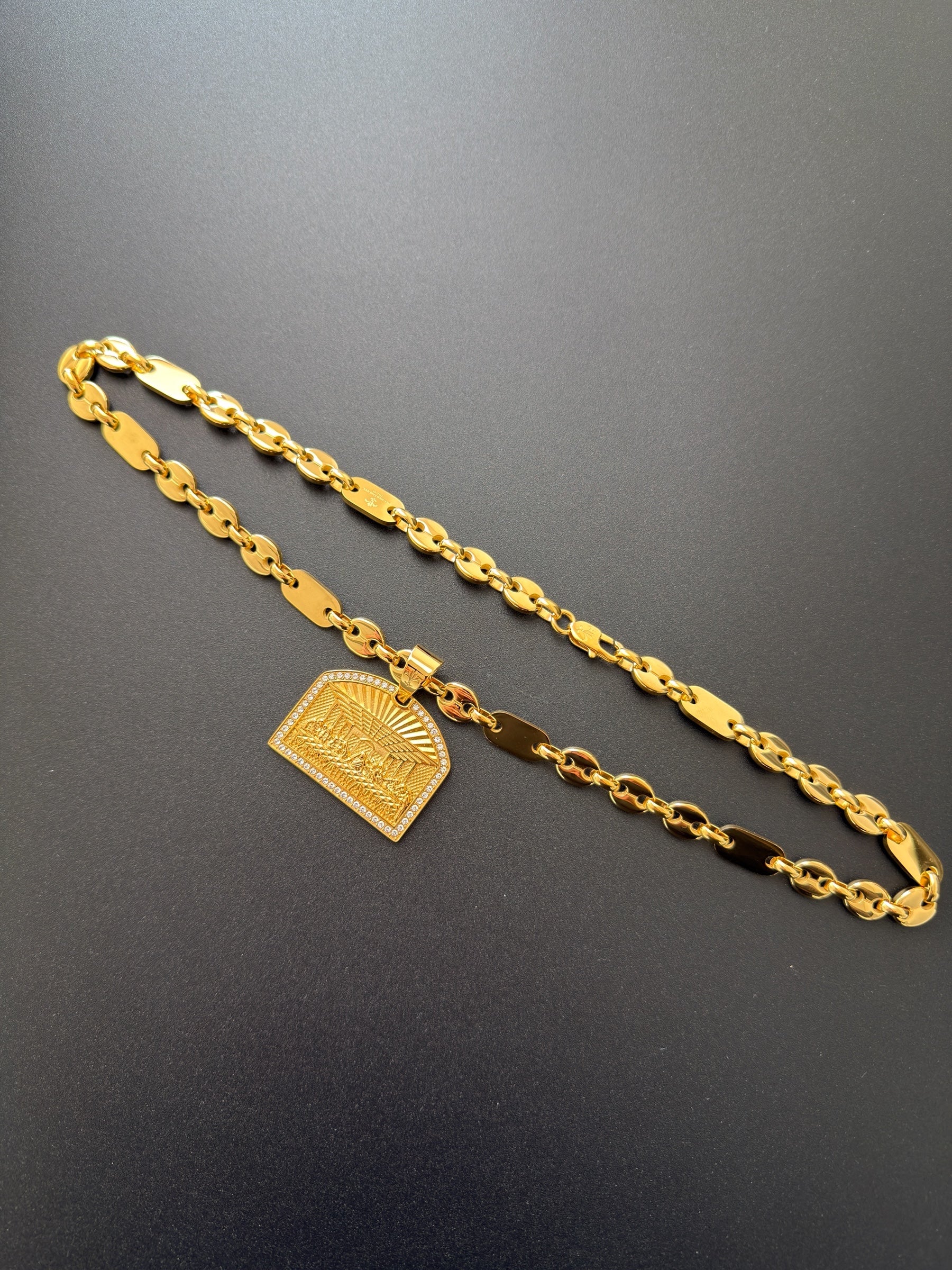 SET - L&T Platten Bohnen Kette 10mm breit aus Edelstahl + Last Supper Anhänger aus Edelstahl zusätzlich 24 Karat Goldschicht vergoldet